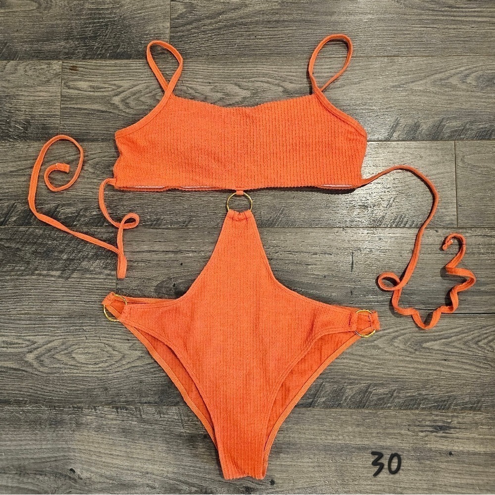szL Cutout High Cut Gold Accent Ribbed Beach Shore Spring Break Vacay Monokini